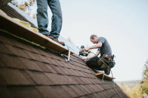 Local Roofers in Tracys Landing, MD